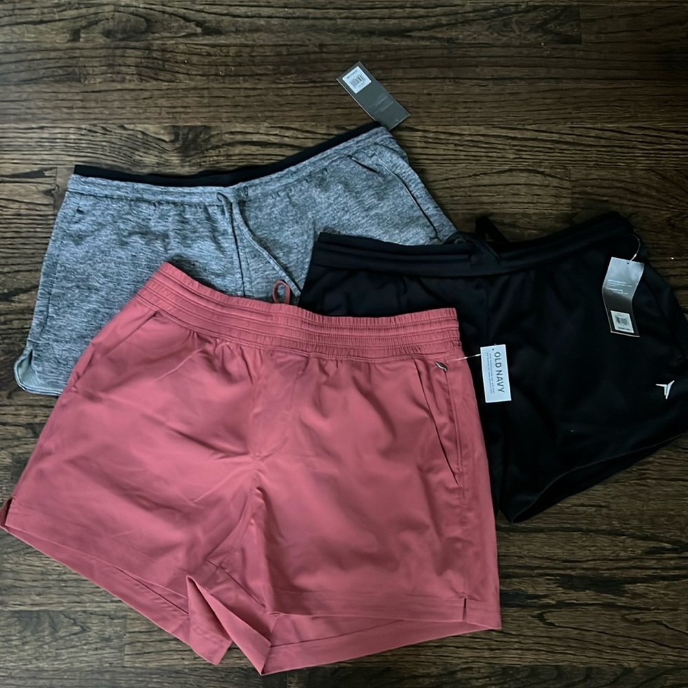 Old Navy women’s shorts size M, lot of 3 pairs, NWT